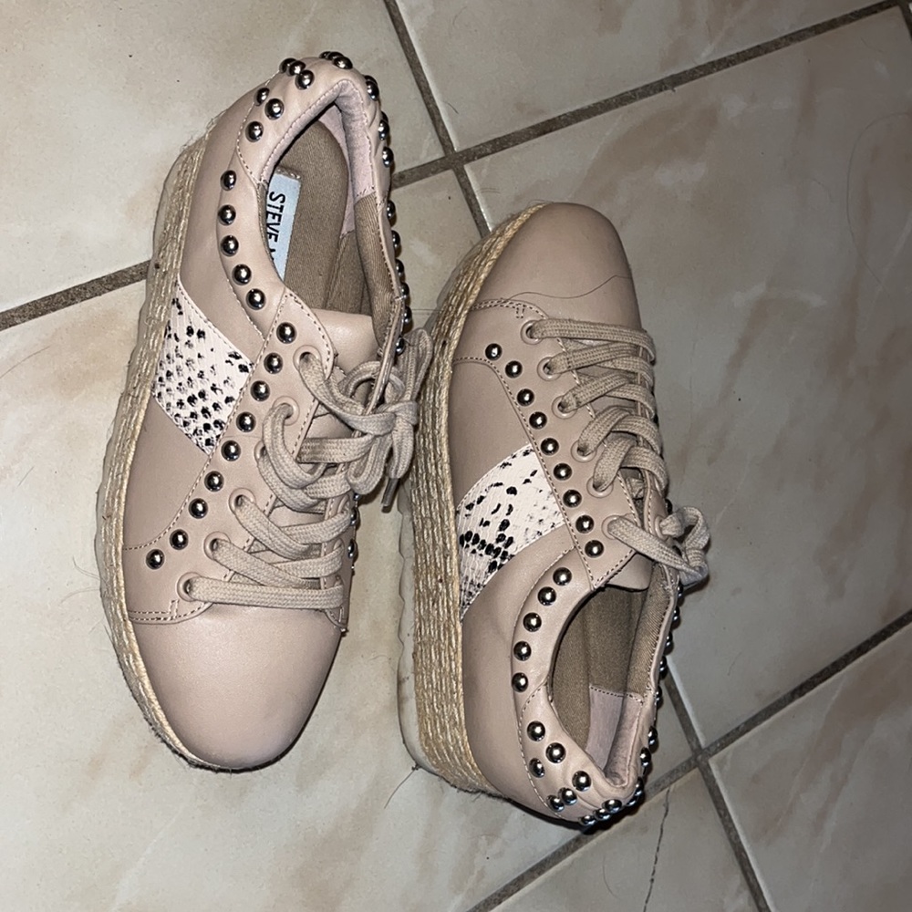 Platform sneakers - Picture 2 of 3
